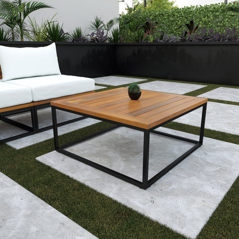 Modern indoor/outdoor coffee table Image 1