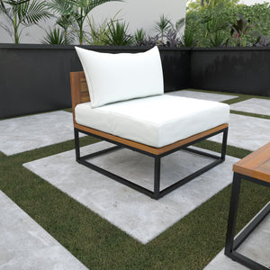 Oversized patio chair w/ cushions Image 1