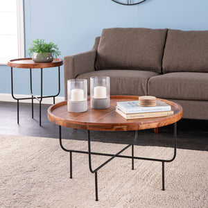 Round cocktail table w/ tray-top look Image 9